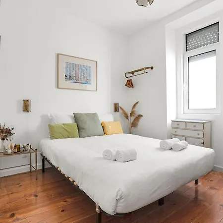 Amazing & Bright Loft In Hip Arroios With Private Rooftop! * Lisboa