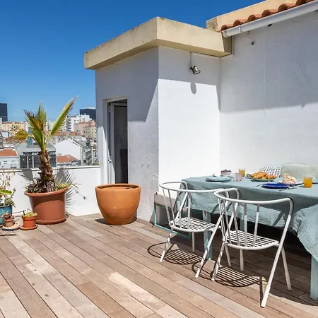 Amazing & Bright Loft In Hip Arroios With Private Rooftop! * Lisbon