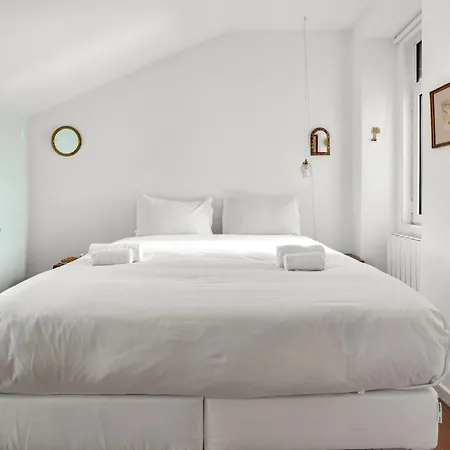 Amazing & Bright Loft In Hip Arroios With Private Rooftop! Apartment